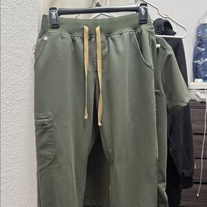 Woman’s Figs Zamora Jogger Scrub Pants